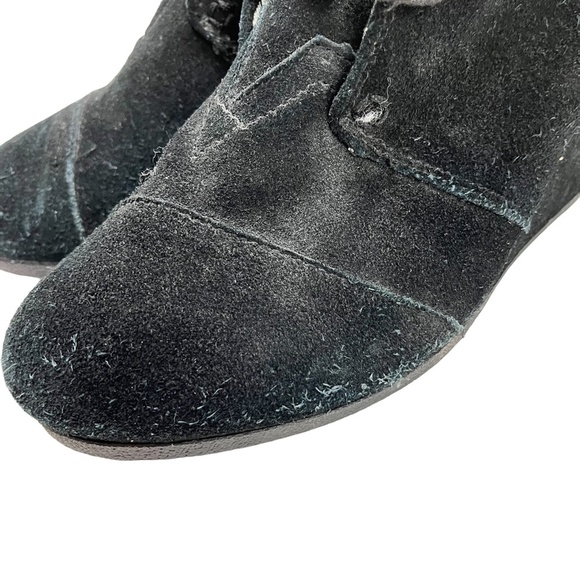 TOMS Genuine Leather Solid Black Suede Wedge Ankle Boots Booties Shoes sz 11 - Picture 9 of 16